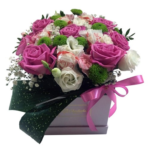 Flower Box (Średni)- Różowe róże z Raffaello